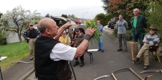 Dengelkurs beim OGV&nbsp;Lanzingen
