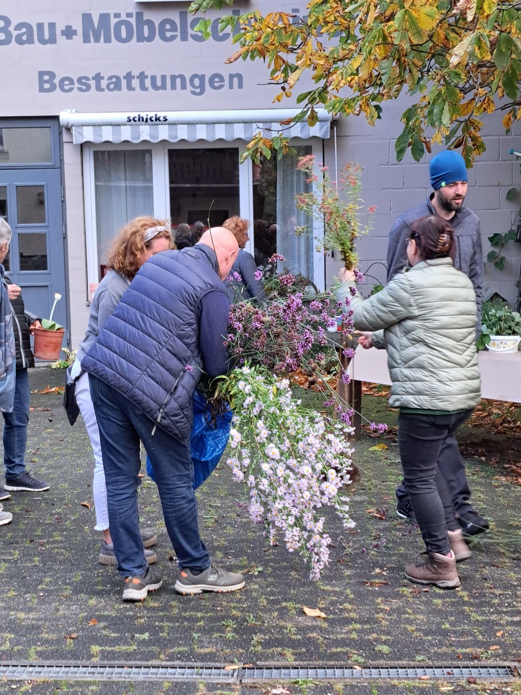Erfolgreiche Lanzinger Pflanzen-Tausch- und-&nbsp;Verschenkbörse